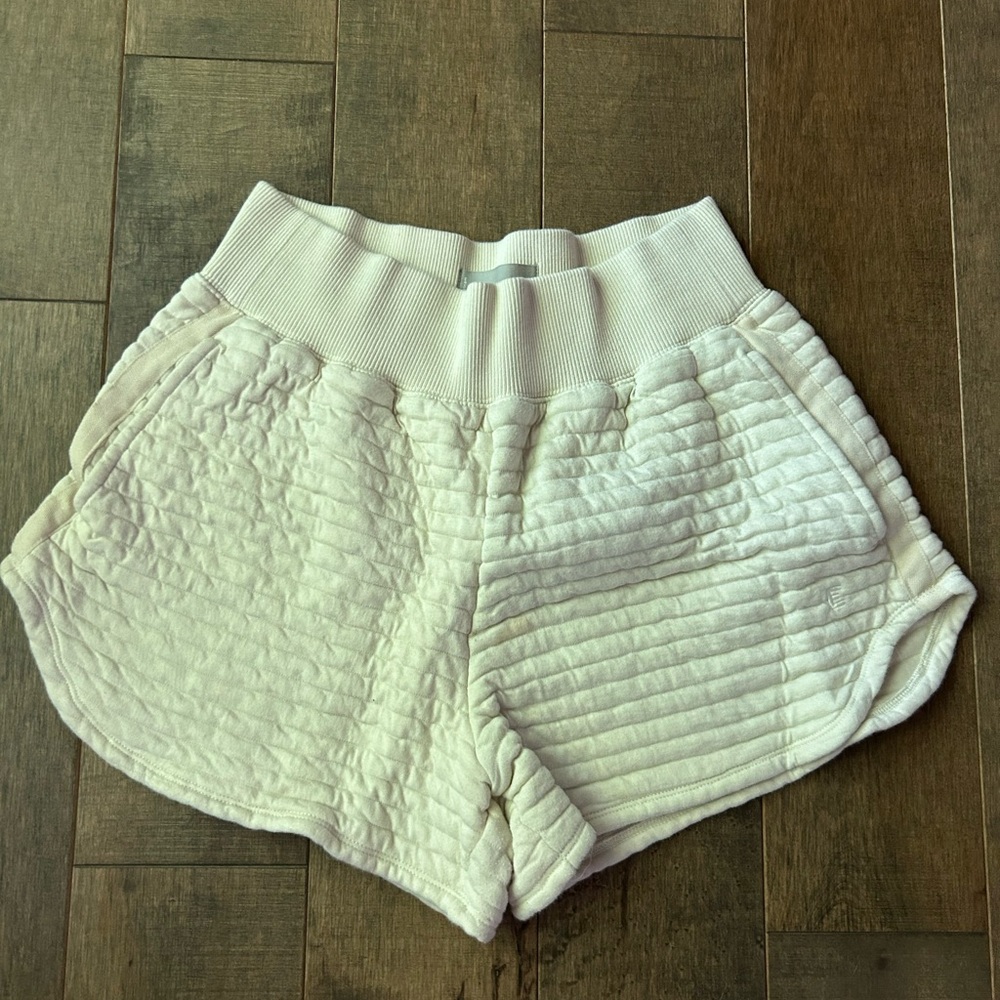 Everlane Cream Textured Athletic Shorts